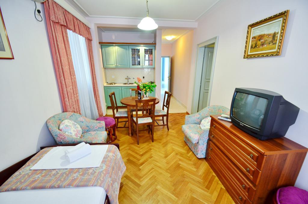 Villa Velzon Guesthouse Будва Екстериор снимка